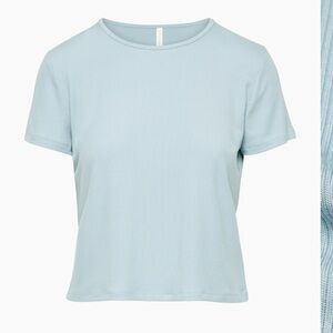 ARITZIA The Group by Babaton
Luxe Lounge New Everyday T-Shirt DEW BLUE